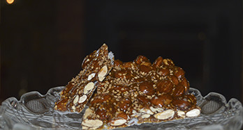 Torrão de guirlache com sésamo 300g